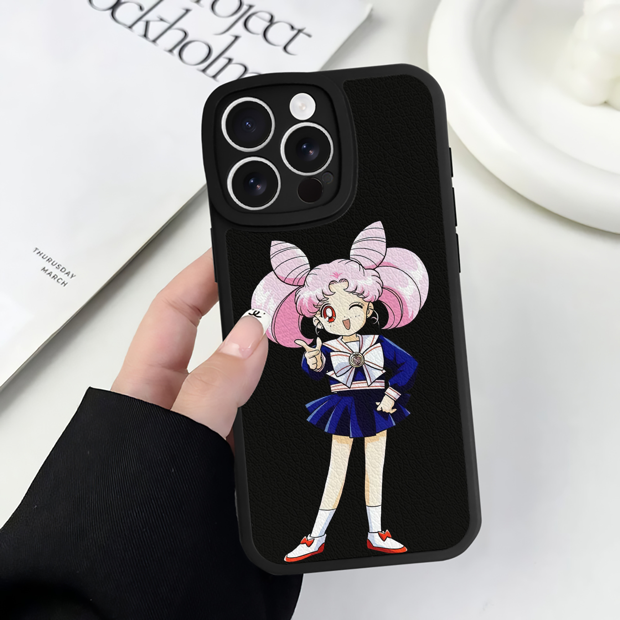 （画像用） 美少女戦士セーラームーン ちびうさ Sailor Moon Chibiusa Tsukino Usagi Small Lady Serenity 【iPhone 16シリーズ対応】シリコンスマホケース（レザー調） 材質：シリコン
